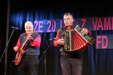 Lojze Bajc s prijatelji2